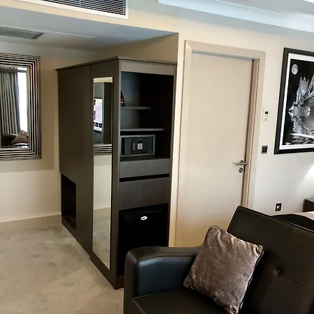 The Continental Hotel And Spa, Heathrow-3