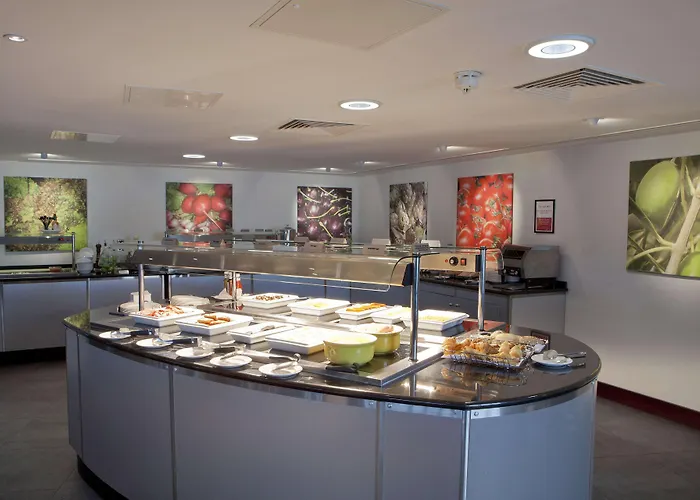 Doubletree By Hilton London Heathrow Airport Hotel Hounslow